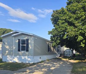 2054 Ironwood East Ct, Muskegon, MI 49442