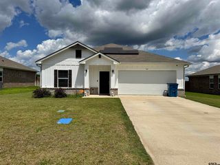 917 Martin St, Chandler, TX 75758