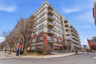 1000 N  Kingsbury St #104, Chicago, IL 60610