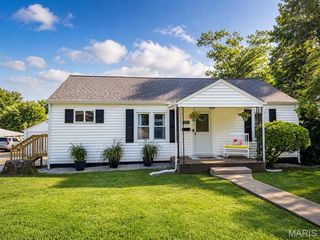 622 E  College St, Farmington, MO 63640