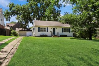 1406 41st St, Des Moines, IA 50311