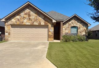 3211 Main St, Granbury, TX 76049