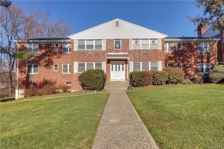 227 N Middletown Rd #G, Pearl River, NY 10965
