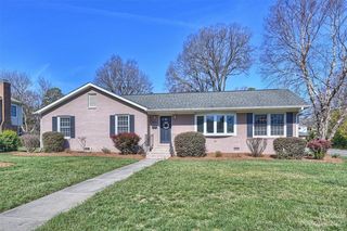 829 Bridlepath Ln, Charlotte, NC 28211