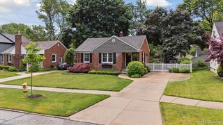 2351 Earlmont Rd, Berkley, MI 48072