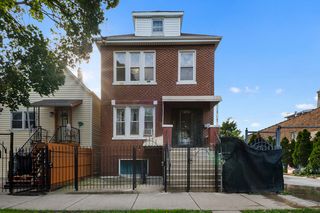 4530 S  Whipple St, Chicago, IL 60632