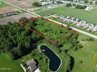 N  Glenwood Ave, Wauseon, OH 43567