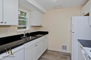 4 Culdaff St #4J, Easthampton, MA 01027