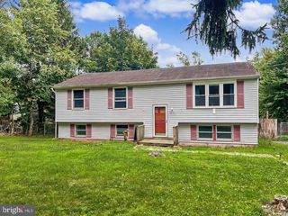 410 Skyline Dr, Blakeslee, PA 18610