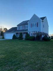 7 Tanner Ln, Fairhaven, MA 02719