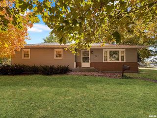 703 SW 4th St, Galva, IL 61434