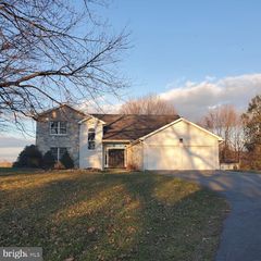 719 Manor Dr, Middletown, PA 17057