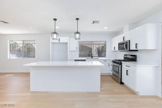 661 Riata Way, Las Vegas, NV 89110