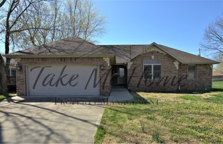4902 E  Farm Road 136, Springfield, MO 65809