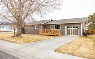 1037 River View Dr, Cody, WY 82414
