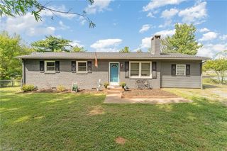 3915 Elkton Trl, Winston Salem, NC 27107