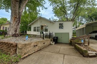 1317 S  Pleasant St, Independence, MO 64055
