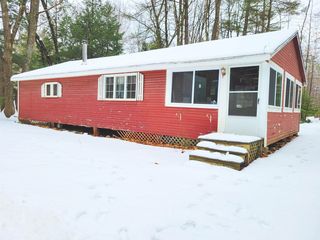 16 Sherwood Forest Dr, Canterbury, NH 03224