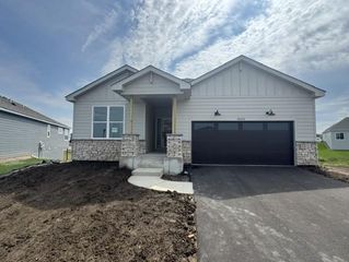 20024 Gaines Ct, Lakeville, MN 55044