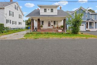 85 Hughes Ave, Pawtucket, RI 02861