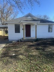 1106 S  High School St, Ada, OK 74820