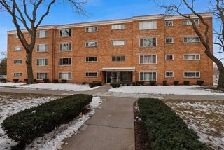 1819 W Thome Ave #N401, Chicago, IL 60660
