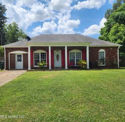 2213 Cedar Point Cv, Southaven, MS 38671