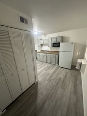 60 Logan St #7A, Mount Clemens, MI 48043