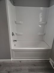 1237 Hulett Ave, Eastlake, OH 44095