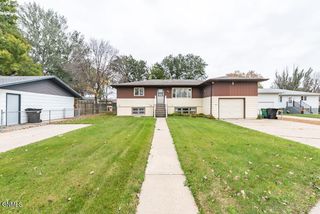 817 S  16th St, Bismarck, ND 58504