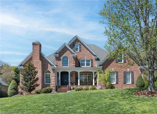 2814 County Clare Rd, Greensboro, NC 27407