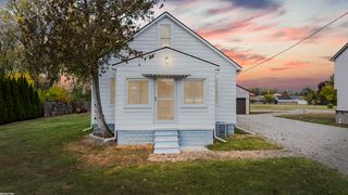 18905 Voiland St, Roseville, MI 48066