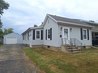 1913 Columbus St, Ottawa, IL 61350