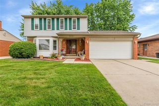 3039 Elmcrest Rd, Sterling Heights, MI 48310