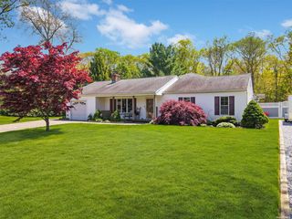 24 Rustic Road, Yaphank, NY 11980