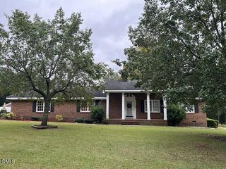 3182 Black Creek Rd, Four Oaks, NC 27524
