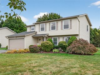 13 Hillcrest Dr, Hamlin, NY 14464