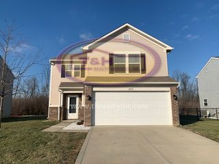 8052 Fisher Bend Dr, Indianapolis, IN 46239