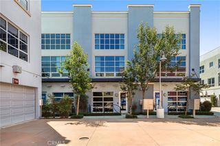 718 N  Santiago St, Santa Ana, CA 92701