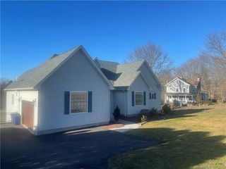 103 Pond Hill Rd, North Haven, CT 06473