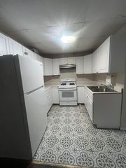 27 9th St #4S, Fall River, MA 02720