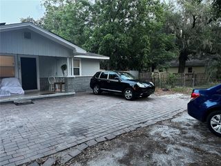 7015 N  Center Dr, Tampa, FL 33604