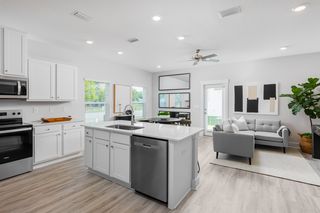 300 Gibbs Rd #1, Pensacola, FL 32507