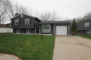 1820 Woodland Dr, Elkhart, IN 46514