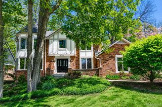 27966 Trailwood Ct, Farmington Hills, MI 48331