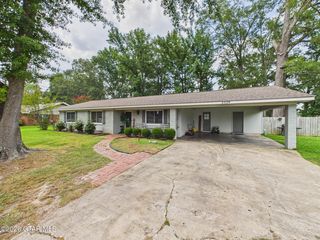 2119 Oleary Ln, Columbus, MS 39702