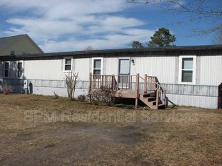 825 Factory Rd, Hampstead, NC 28443