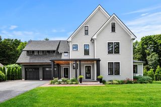 12 Roosevelt Pl, Newburyport, MA 01950