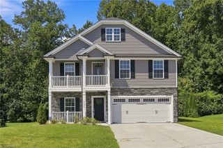 3687 Hayfield Ct, Thomasville, NC 27360