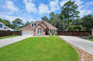910 Apollo St, New Caney, TX 77357